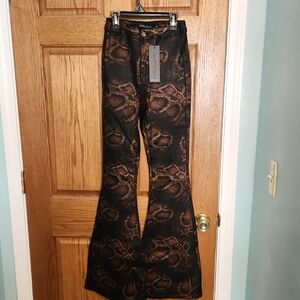 Stretch Snake Print Flare Pants Medium Nwt Willow Boutique